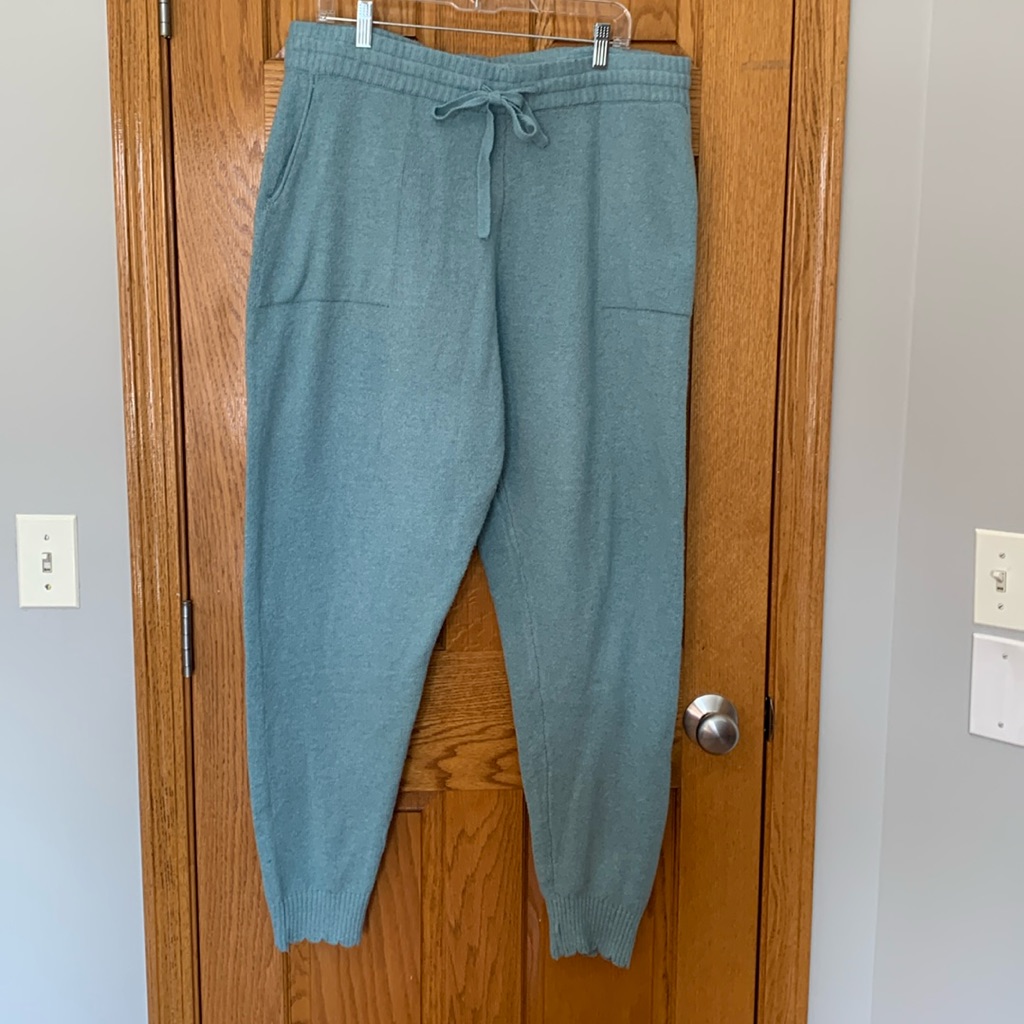 Lauren Conrad Joggers. Xl. Light Blue